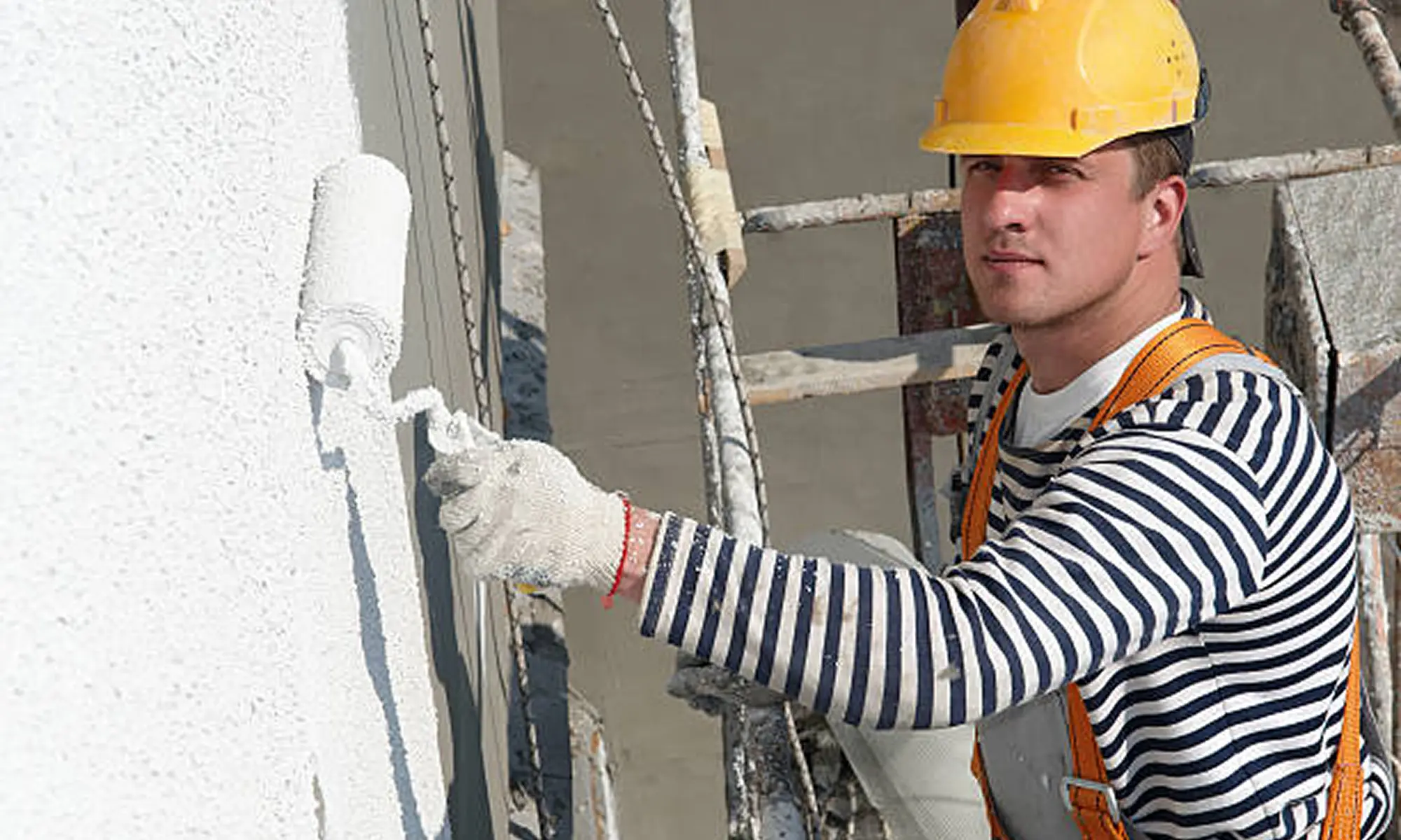 Professional painting service for apartment in Dubai
